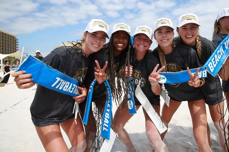 USC beach volleyball celebrates national championship