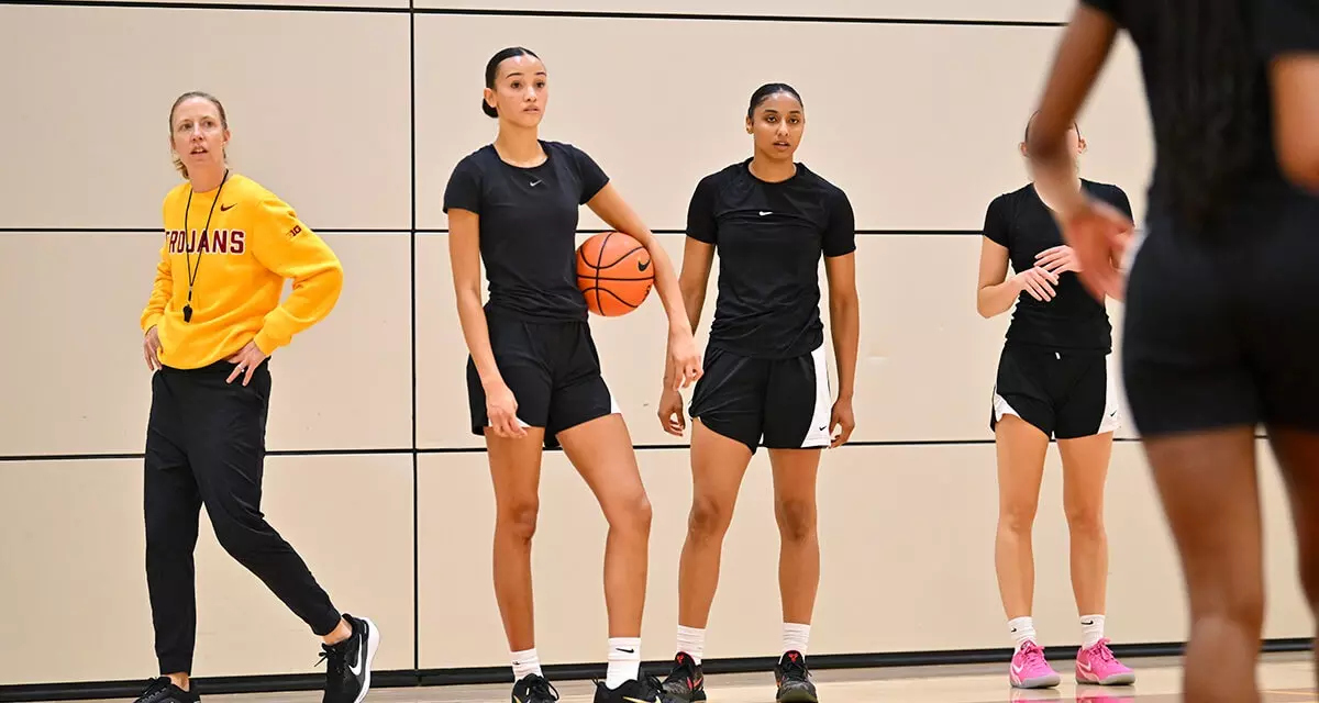 JuJu Watkins and Jazzy Davidson at USC Trojans Women's Basketball practice