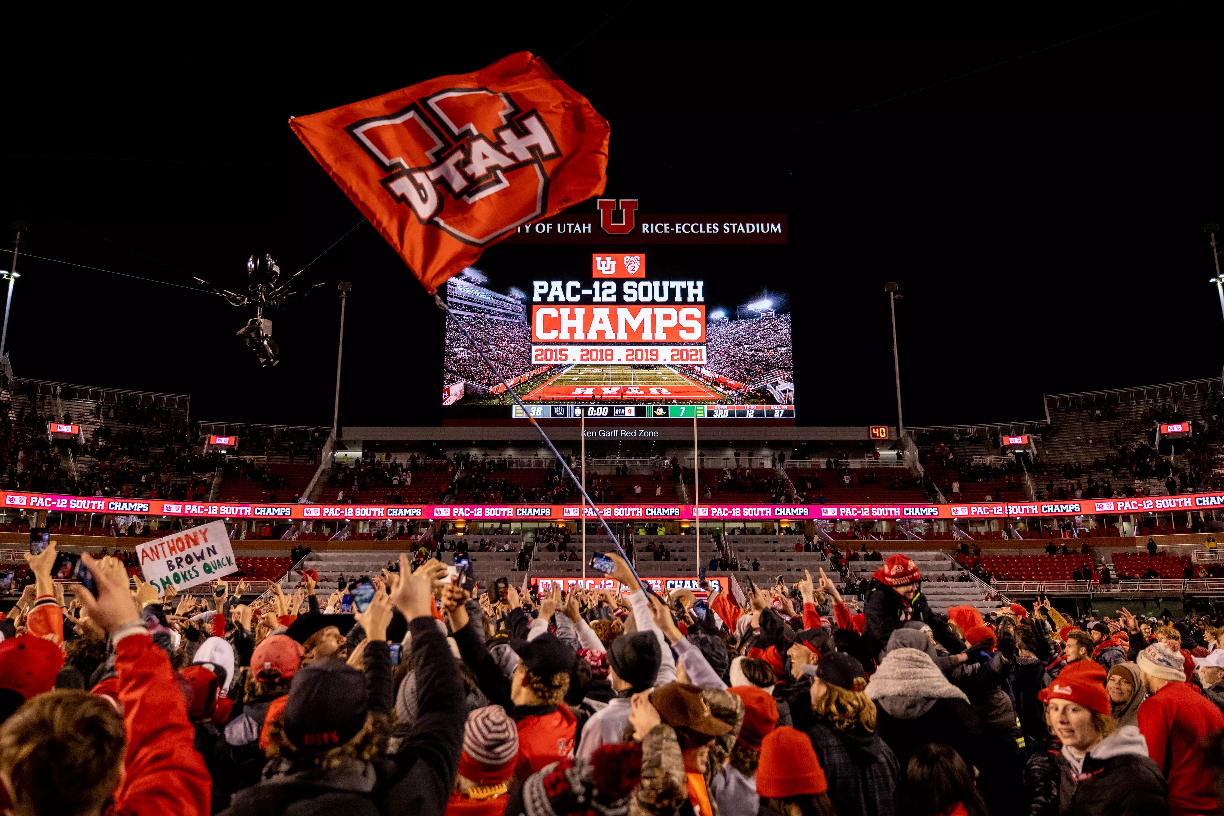 November 20, 2021, Salt Lake City, UT:
The University of Utah Utes Football team takes on the University of Oregon Ducks at the Rice-Eccles Stadium in Salt Lake City, Utah on Saturday, November 20, 2021.
(Photo by Nick Grace/University of Utah)