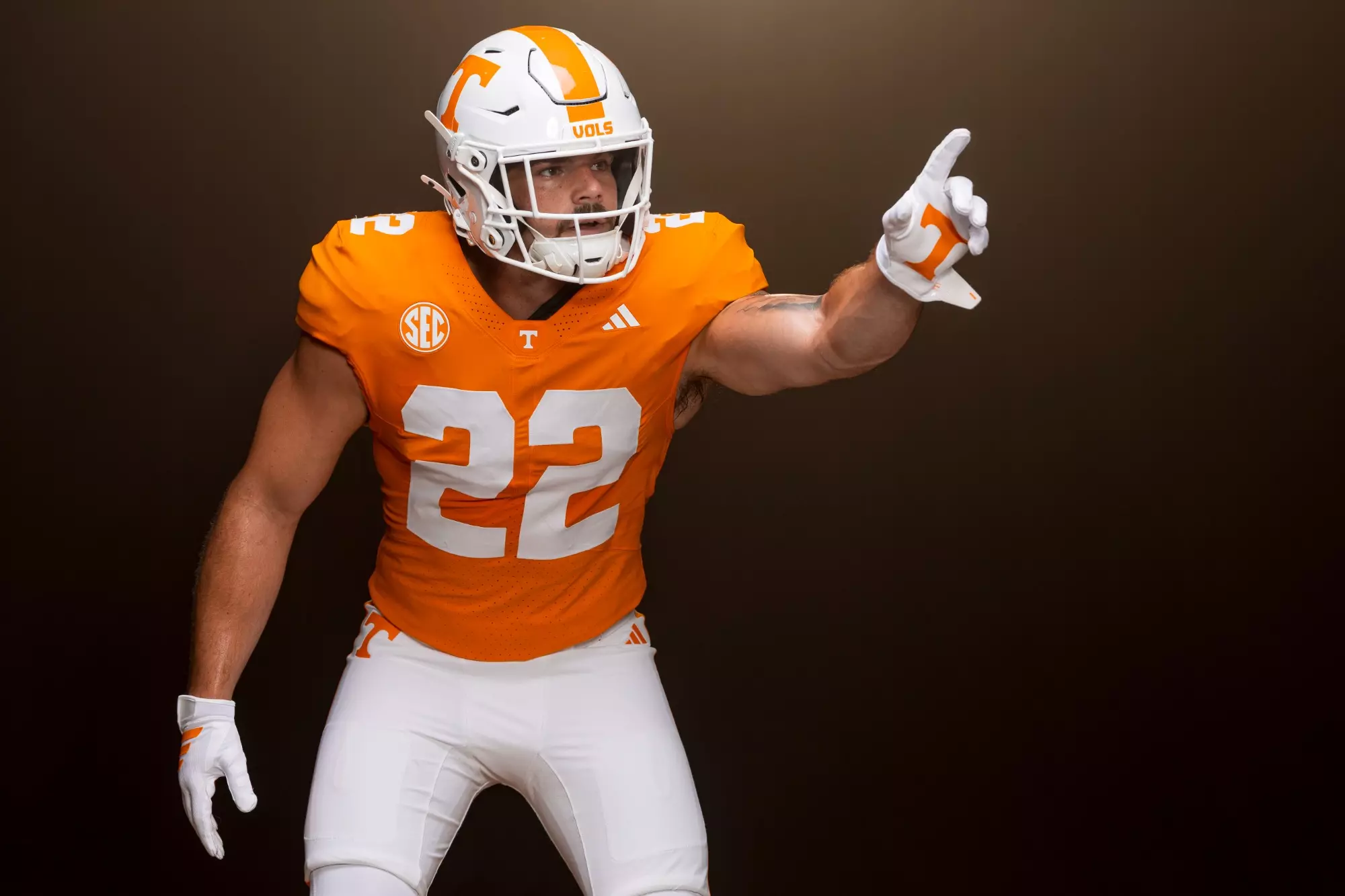 KNOXVILLE, TN - July 22, 2026 - Linebacker Jeremiah Telander #22 of the Tennessee Volunteers portrait taken during 2026 Football Photo Day in Knoxville, TN. Photo By Andrew Ferguson/Tennessee Athletics