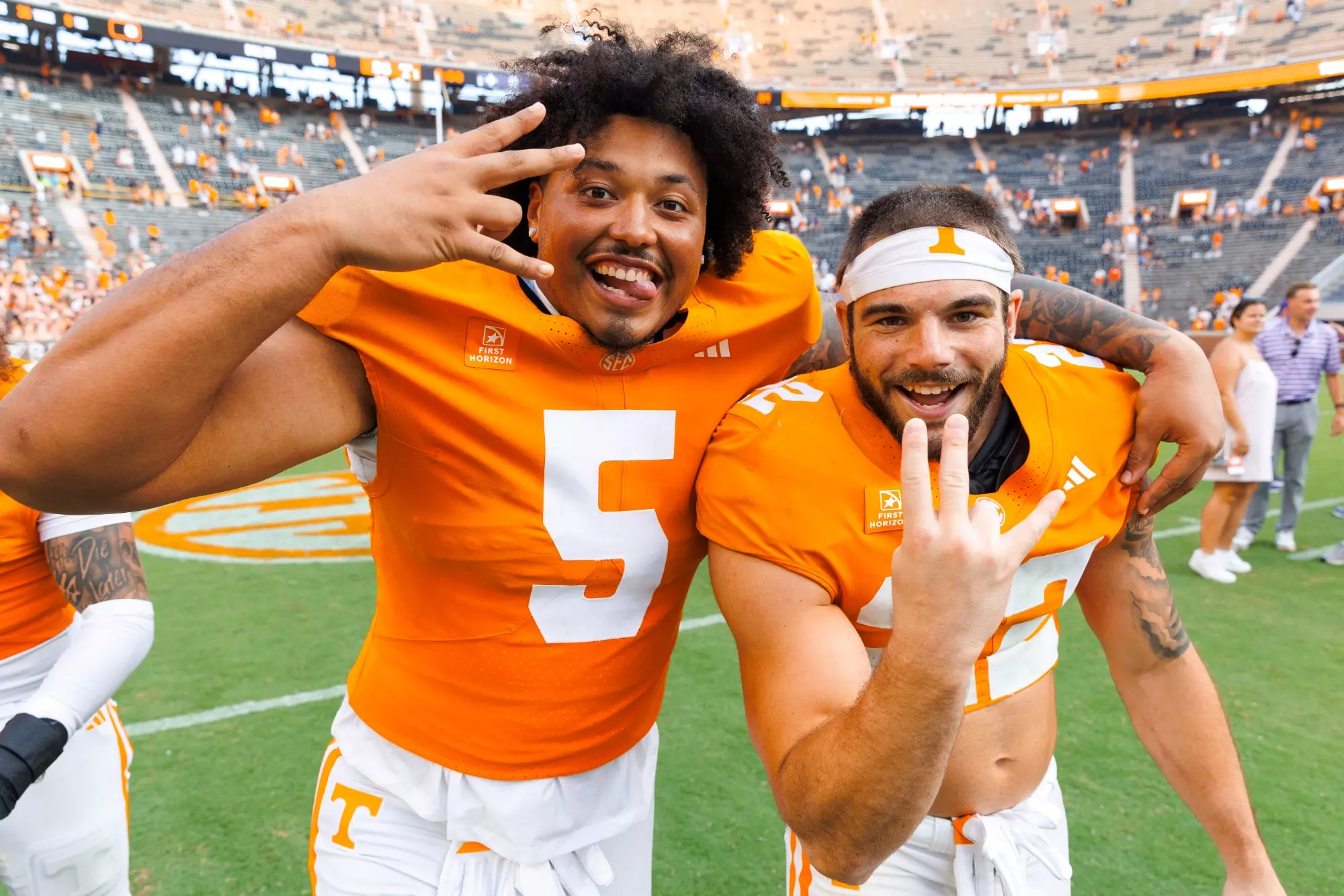 KNOXVILLE, TN - September 05, 2026 - Defensive lineman Daevin Hobbs #5 and Linebacker Jeremiah Telander #22 of the Tennessee Volunteers during the game between the Furman Paladins and the Tennessee Volunteers at Neyland Stadium in Knoxville, TN. Photo By Elliot Walker/Tennessee Athletics
