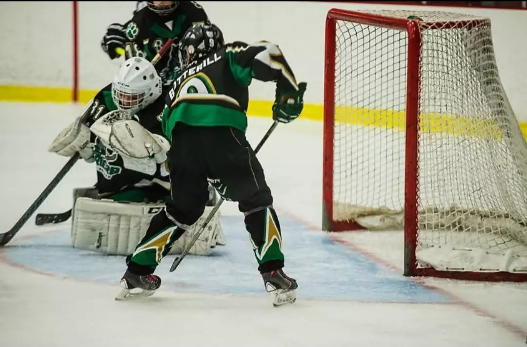 Ryan Botterill playing hockey as a kid