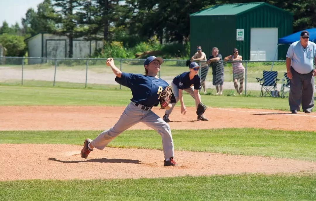 Ryan Botterill pitching a baseball