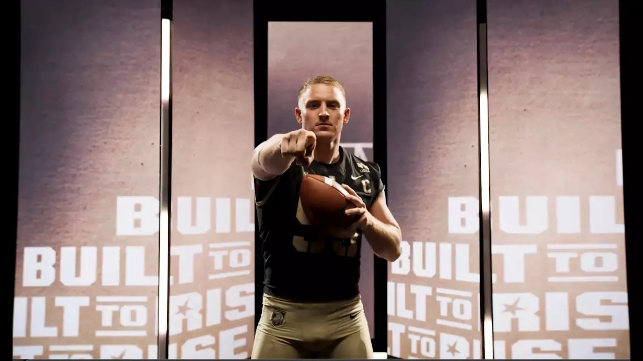 Thumbnail for The Snap. The Standard. The Captain. l Owen Walter