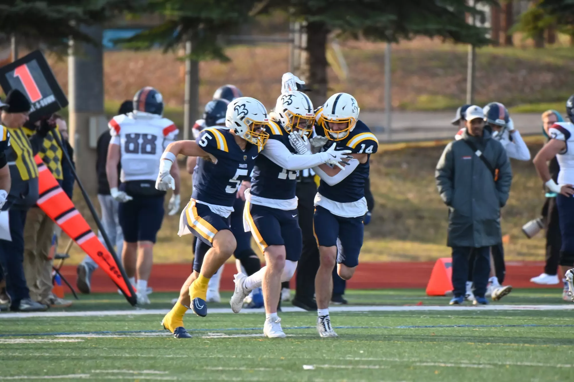 Football Opens Season With Dominant Victory Over Warriors 41-27 - The ...