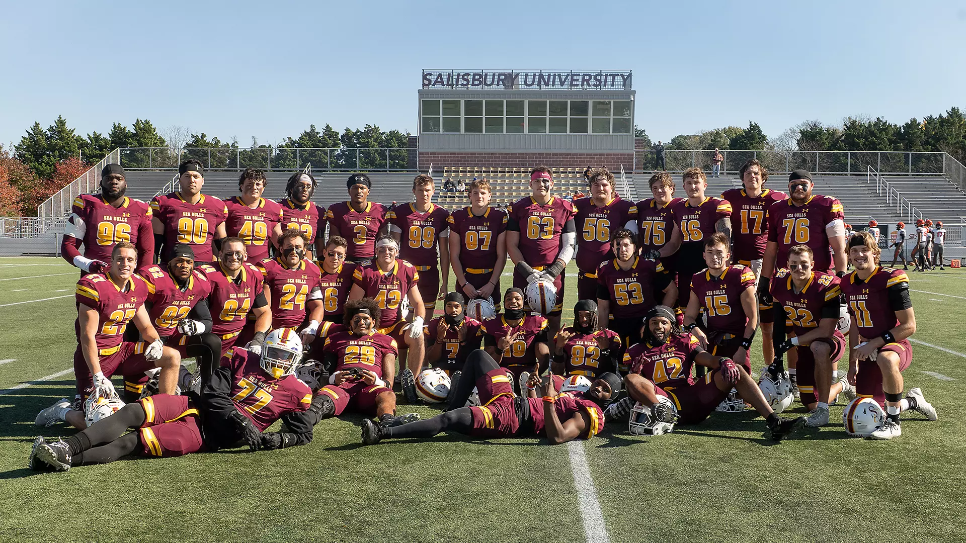 No. 5 Football soars on Senior Day over William Paterson Salisbury