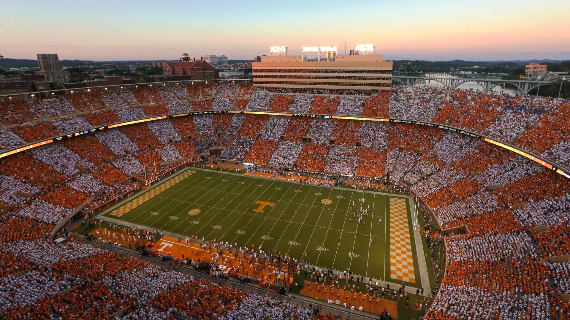 Ut Checkerboard #CheckerNeyland Returns Saturday Night To Sold Out Neyland Stadium ...