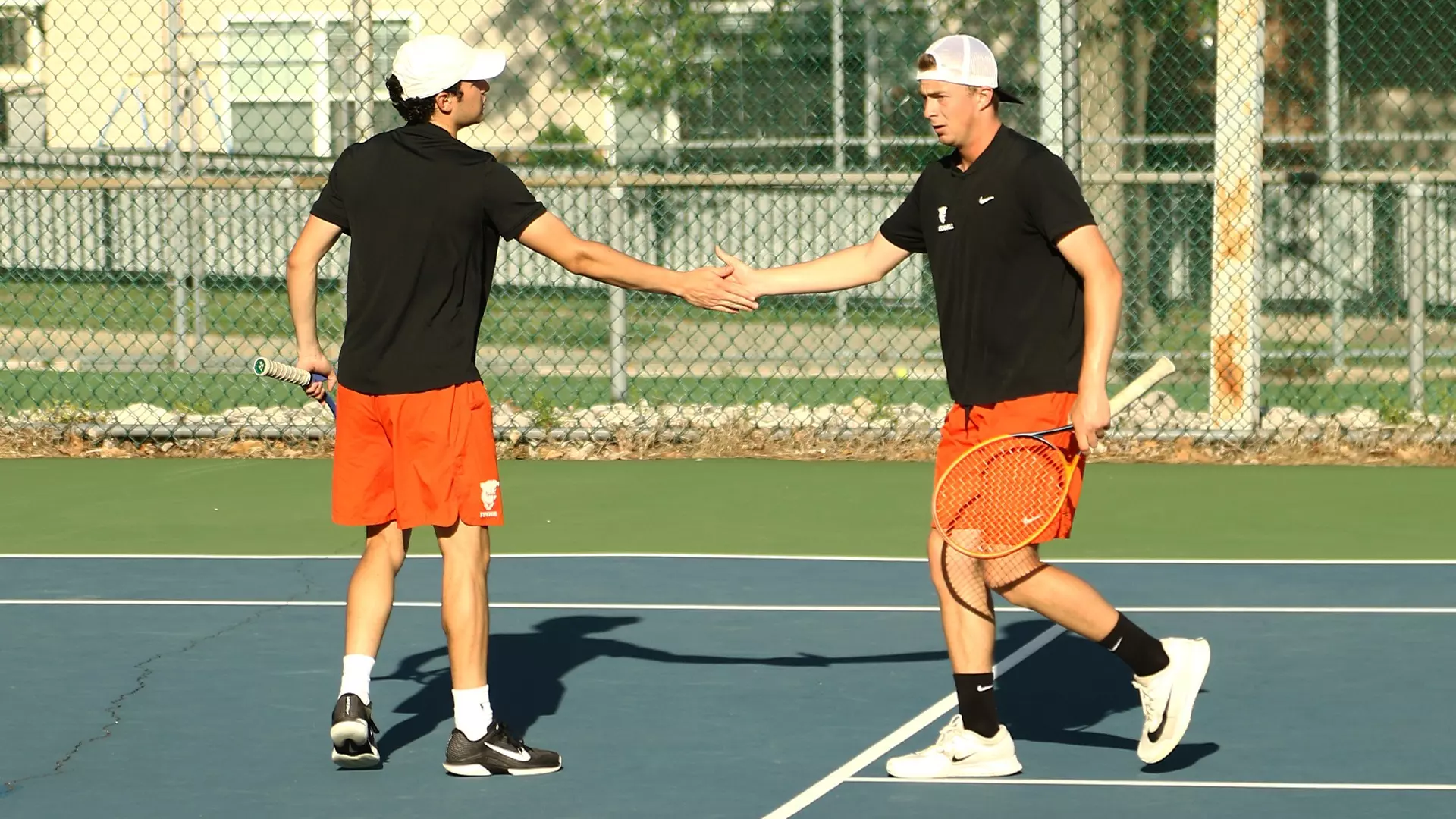 Men's tennis goes 3-0 on the week - Greenville University