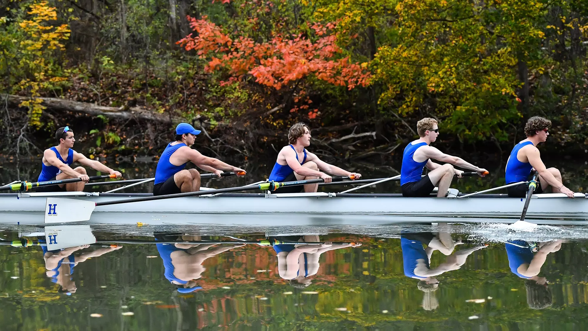 No. 10 men's rowing varsity eight defeats Middlebury in Hamilton Duels ...