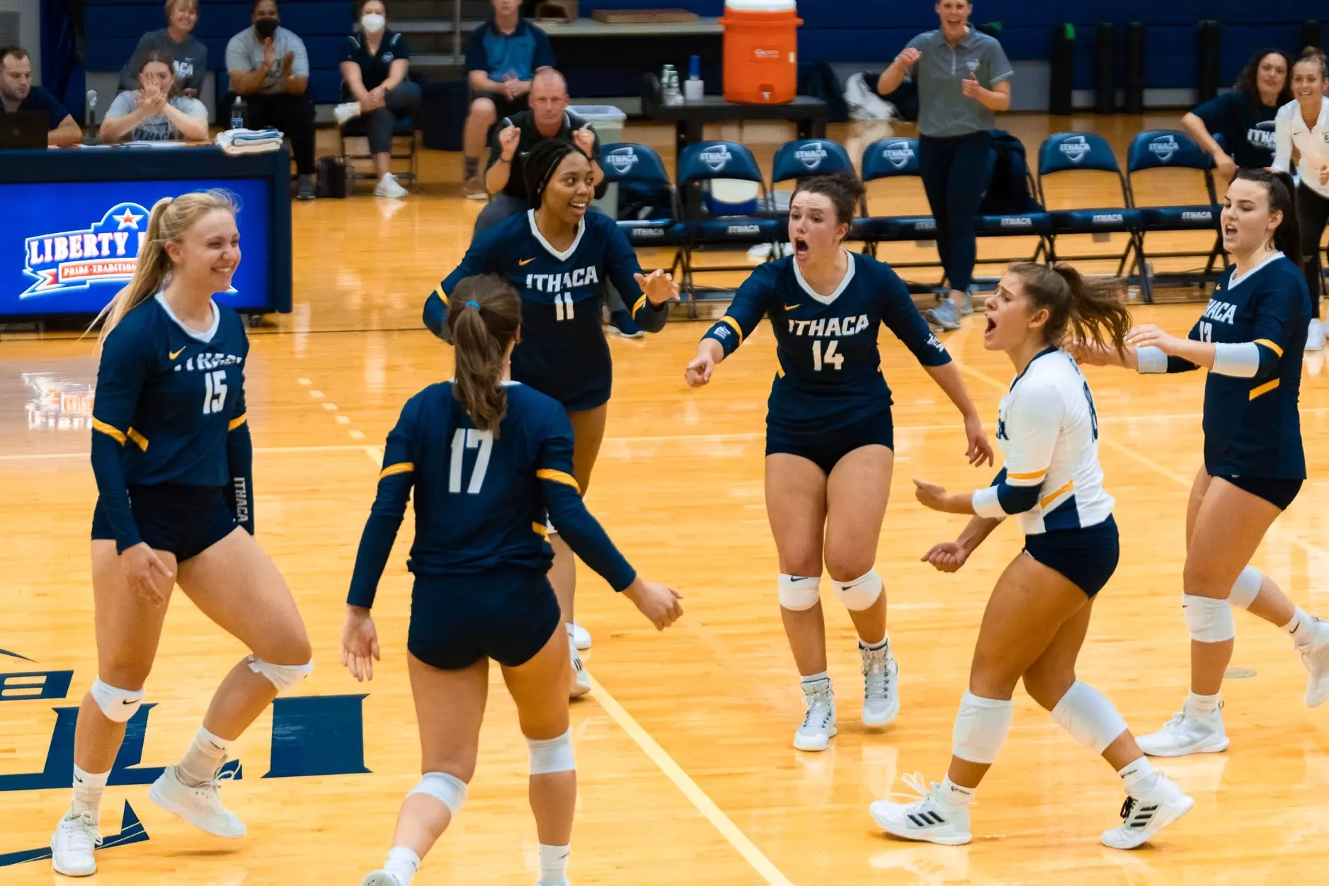 Maddie Cox - Volleyball - Ithaca College Athletics