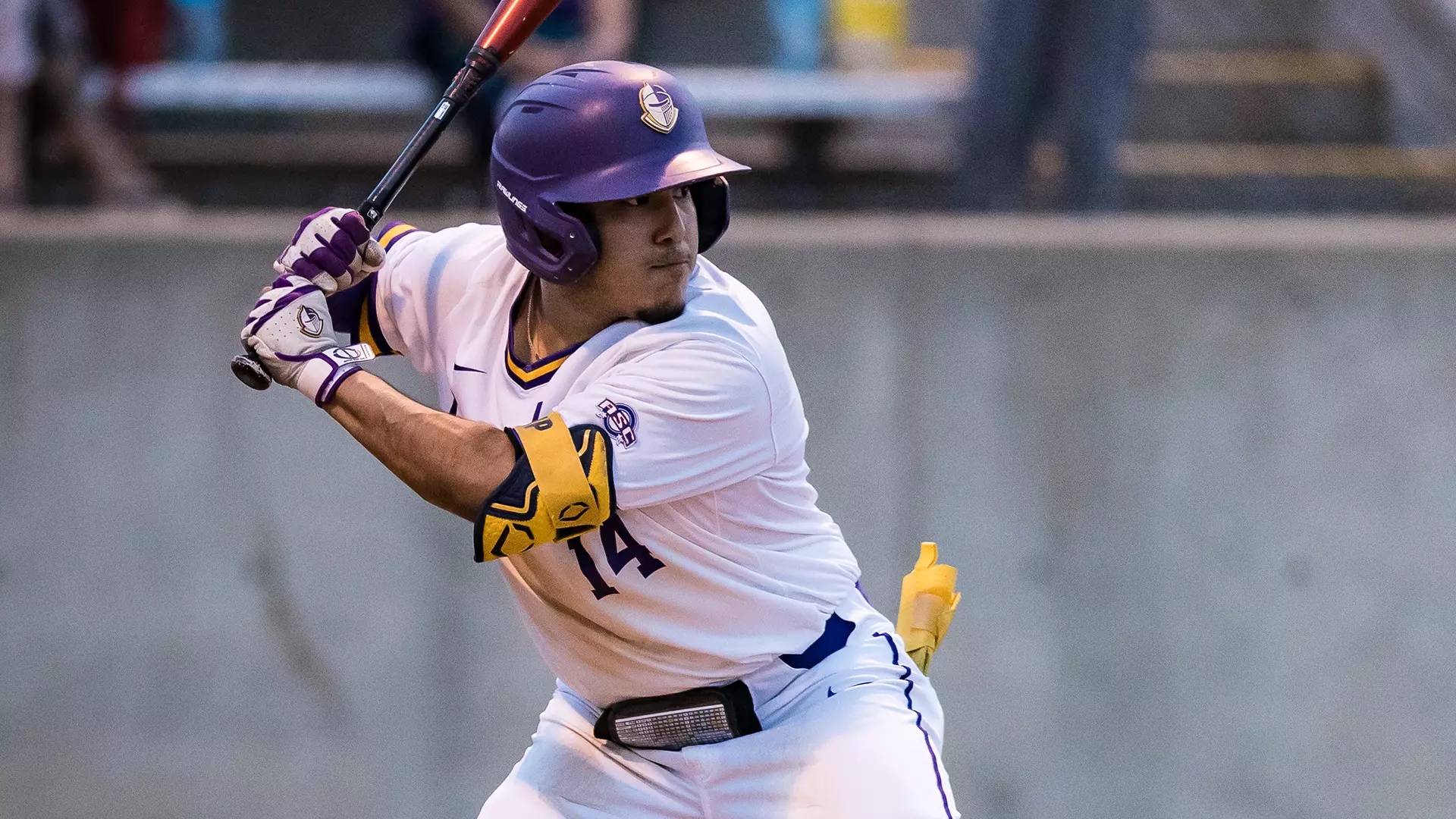 Landon Reyes Chris Perez - Baseball - University of Mary Hardin-Baylor Athletics