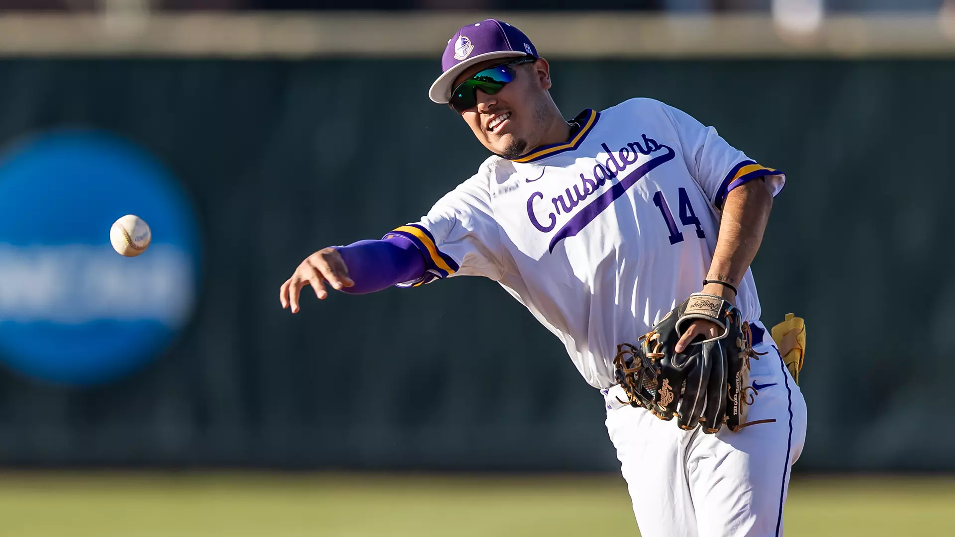 Landon Reyes Chris Perez - Baseball - University of Mary Hardin-Baylor Athletics