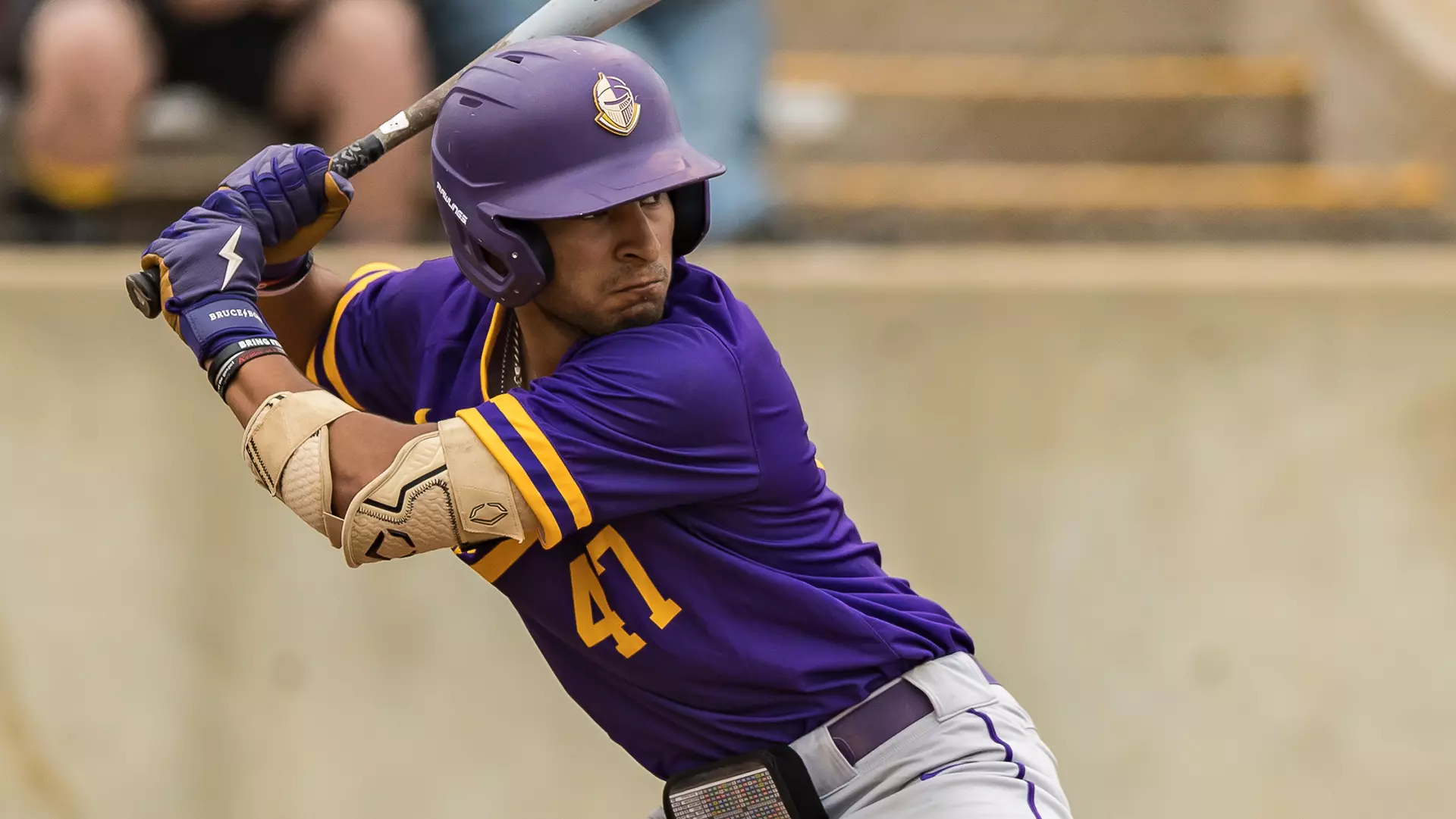 Landon Reyes Jordan Fernandez - Baseball - University of Mary Hardin-Baylor Athletics
