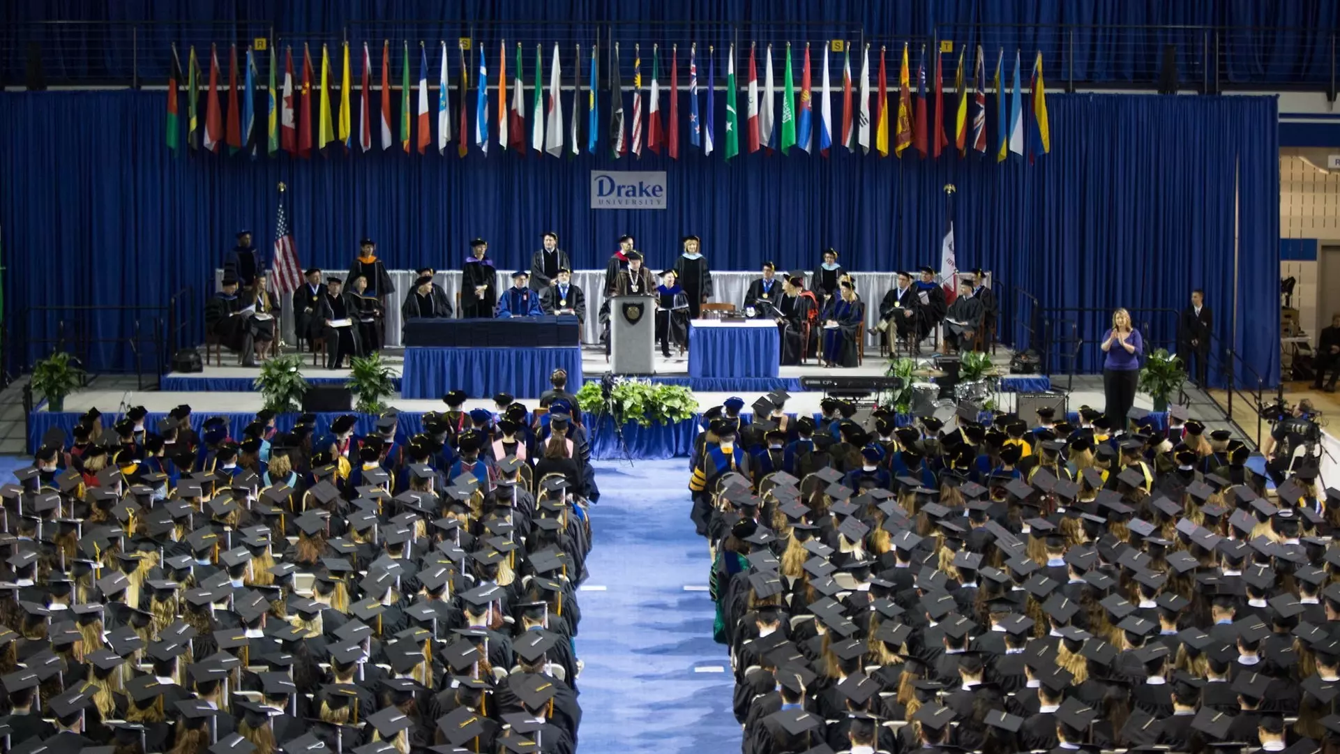 Drake Graduation Drake Student-Athletes To Receive Diplomas - Drake University Athletics