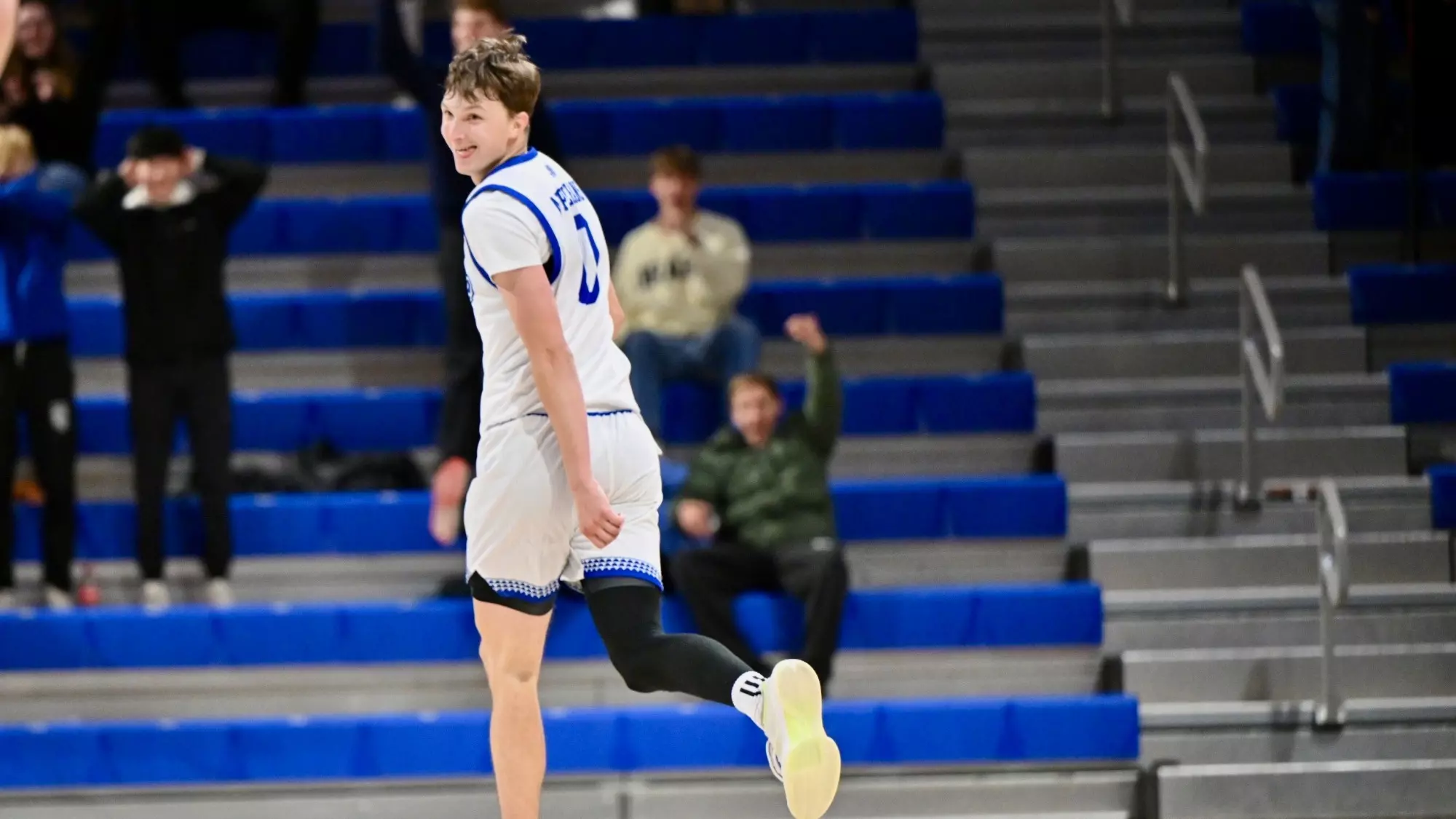 Luke Rager Basketball Bulldogs' Three-Point Barrage Buries Leathernecks, 108-57 - Drake ...