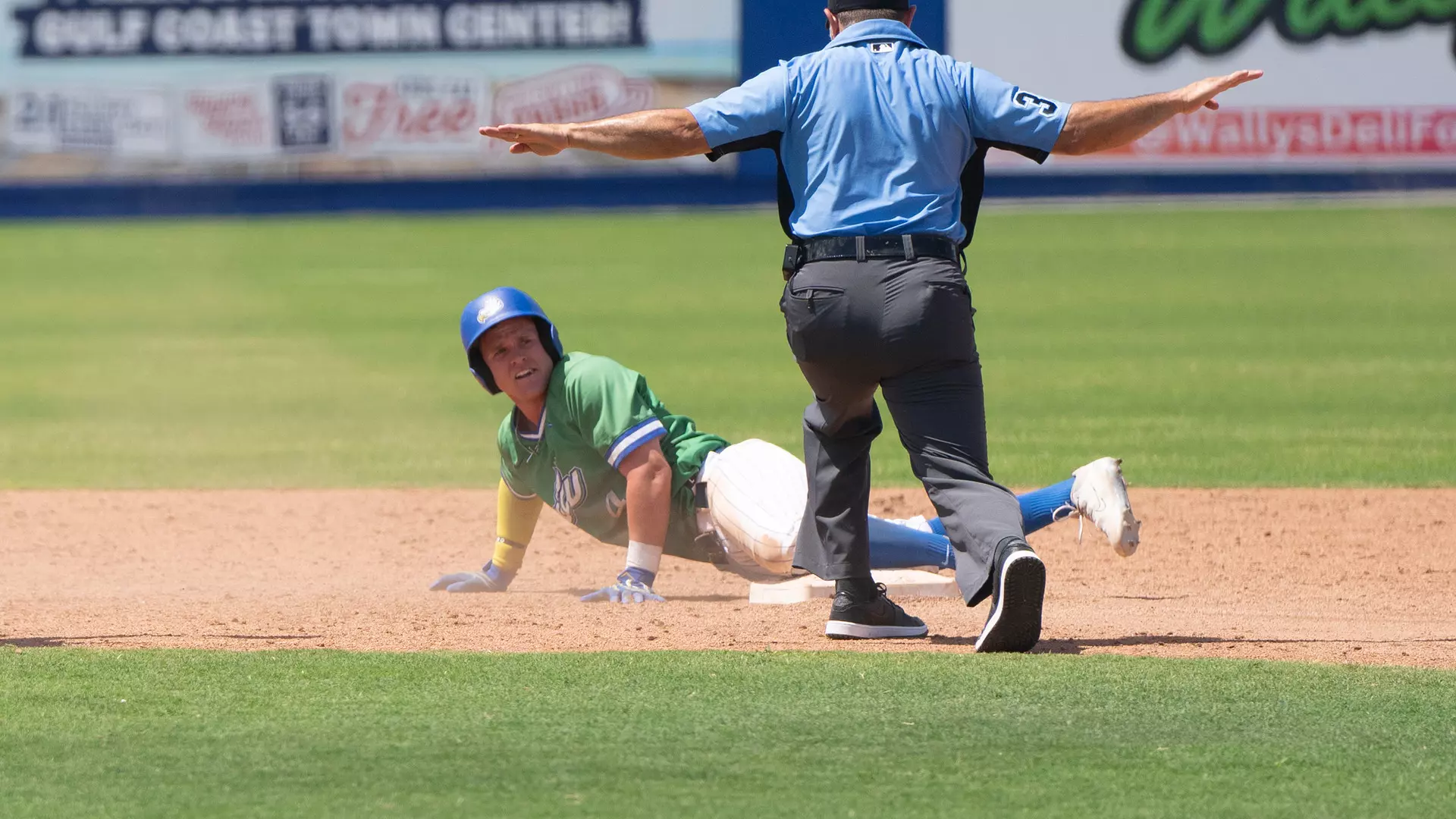 Jacob Lojewski Eagles sweep Dolphins to move up ASUN standings - FGCU Athletics