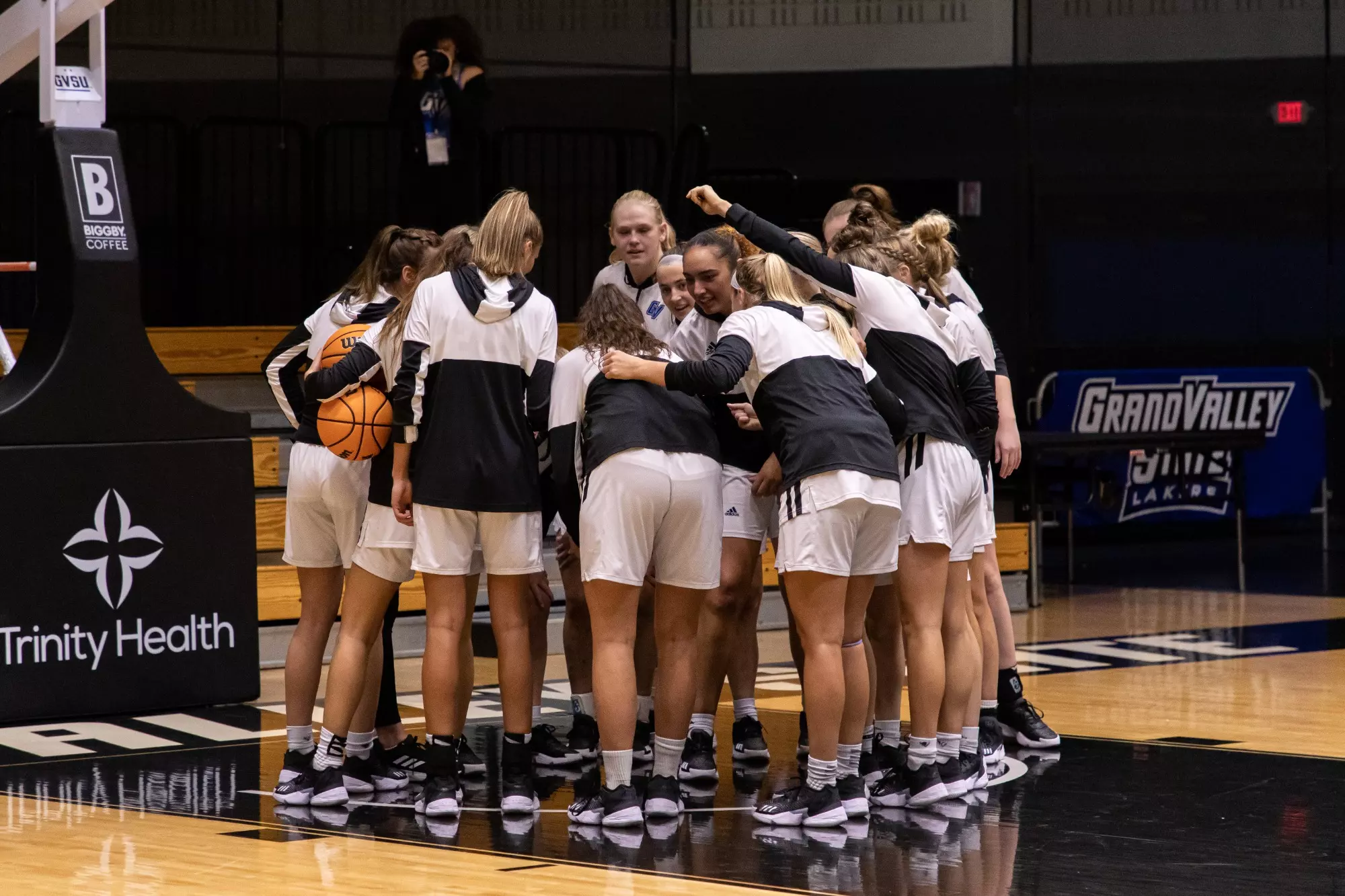 Sarah Droste Sarah Cunningham - 2022-23 - Women's Basketball - Grand Valley State ...
