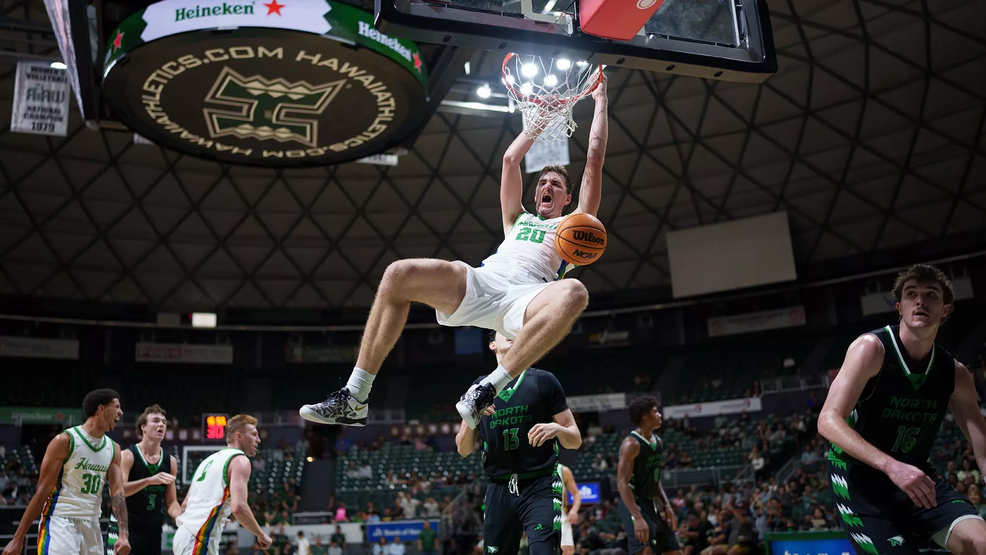 Men’s Basketball Blows Past North Dakota, 92-55 - University of Hawai'i ...