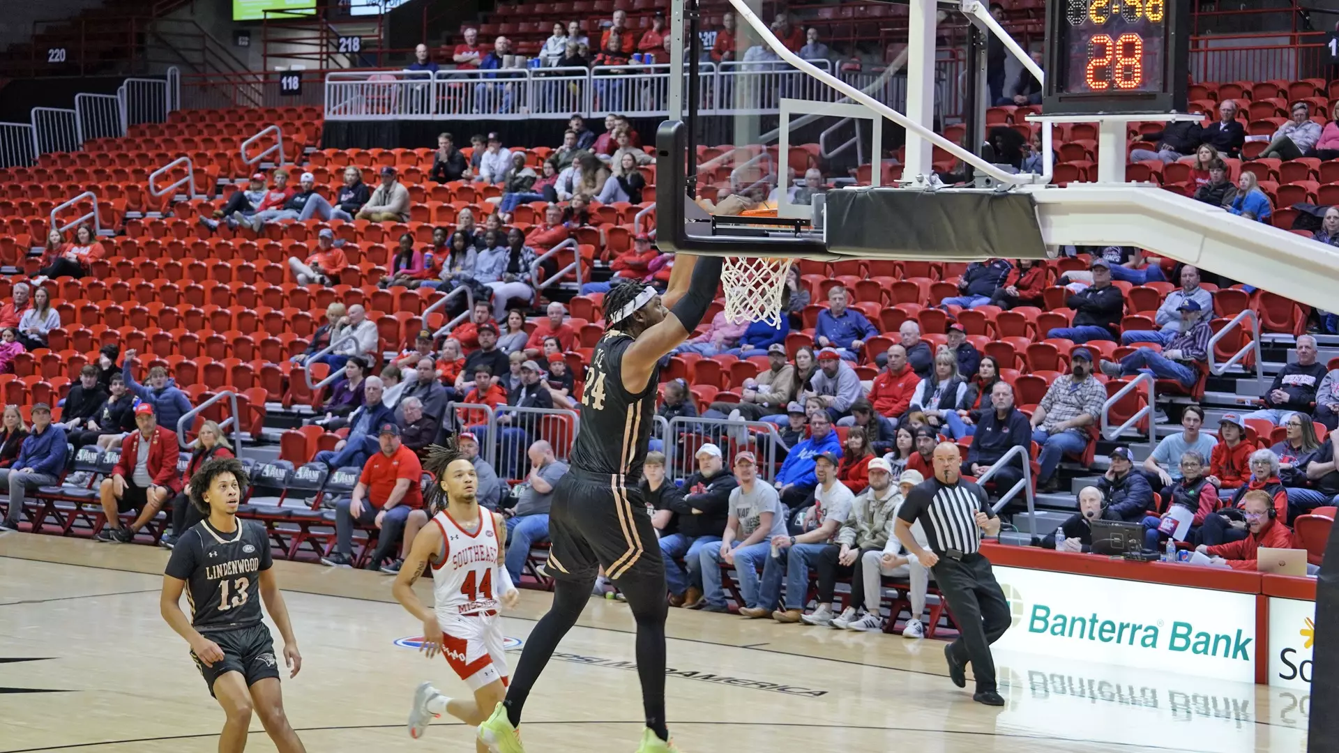 Keenon Cole's 42 Lifts Lions Over SEMO 74-68 - Lindenwood University ...