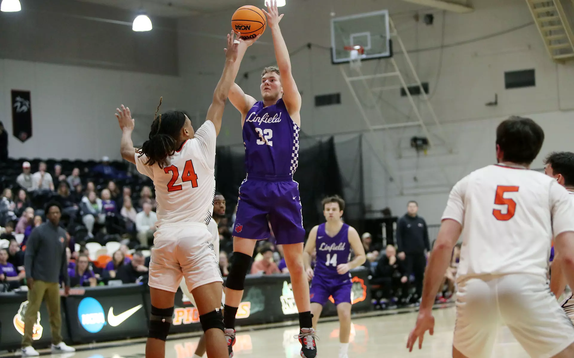 Alex Linfield Wildcats tie it late, Pioneers hit game-winning three - Linfield ...