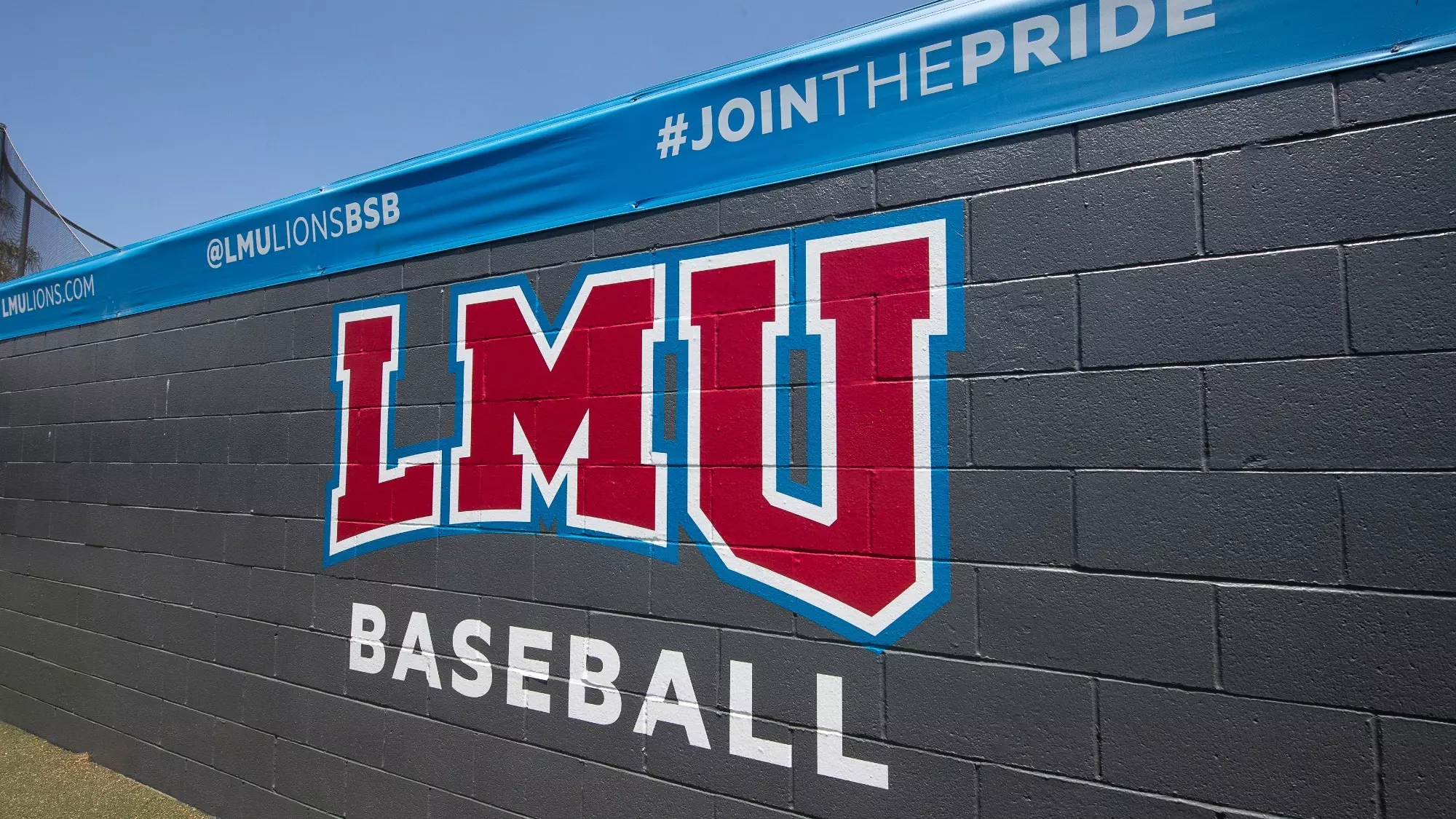 Loading...Two-Way U - Loyola Marymount University Athletics