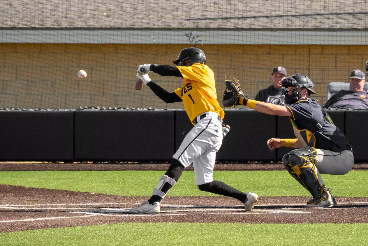 Jason Ravain Baseball (RV) Baseball Sweeps Double Header With Avila - Ottawa University