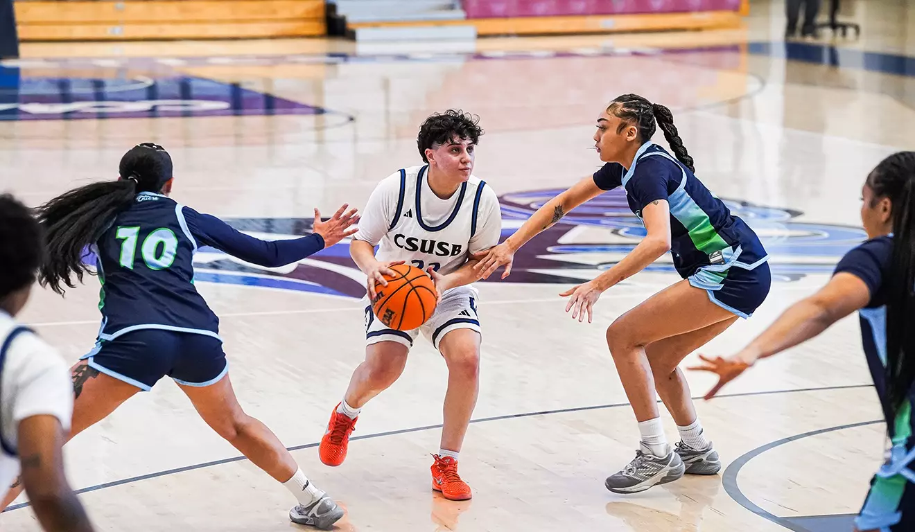 Csusb Cheer Otters Cap Off New Year Road Trip with 64-56 Victory Against Yotes ...
