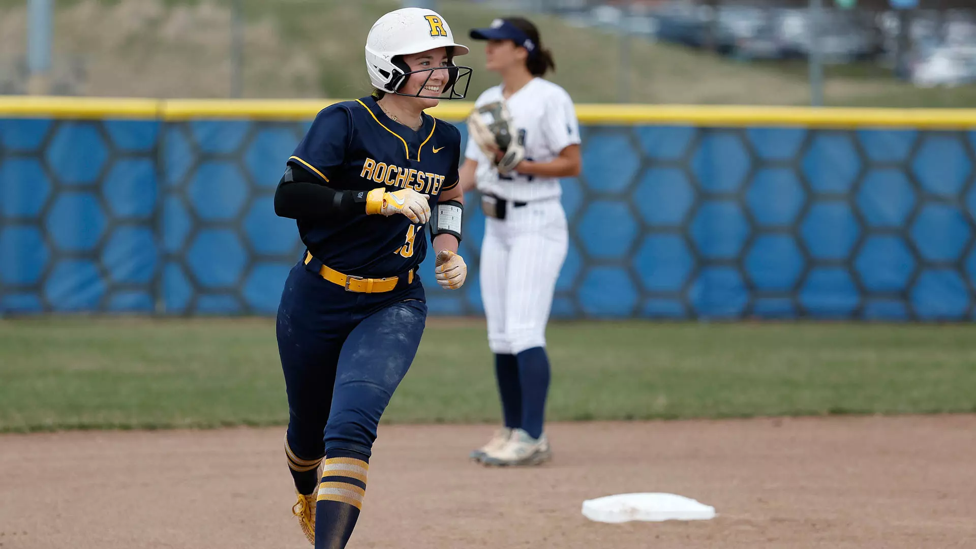 Softball Sweeps Ithaca to Clinch Regular-Season Crown - University of ...