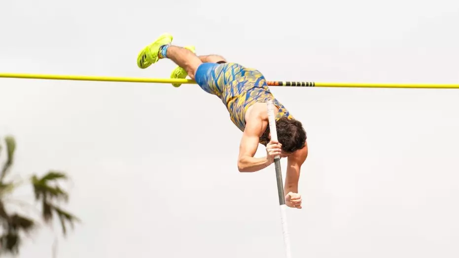 Segovia wins first outdoor LSC weekly award - Texas A&M - Kingsville ...
