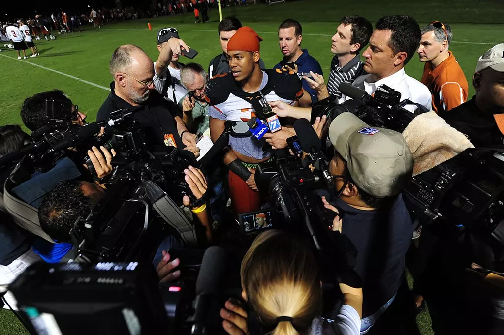 Jordan Hicks - Football - University of Texas Athletics