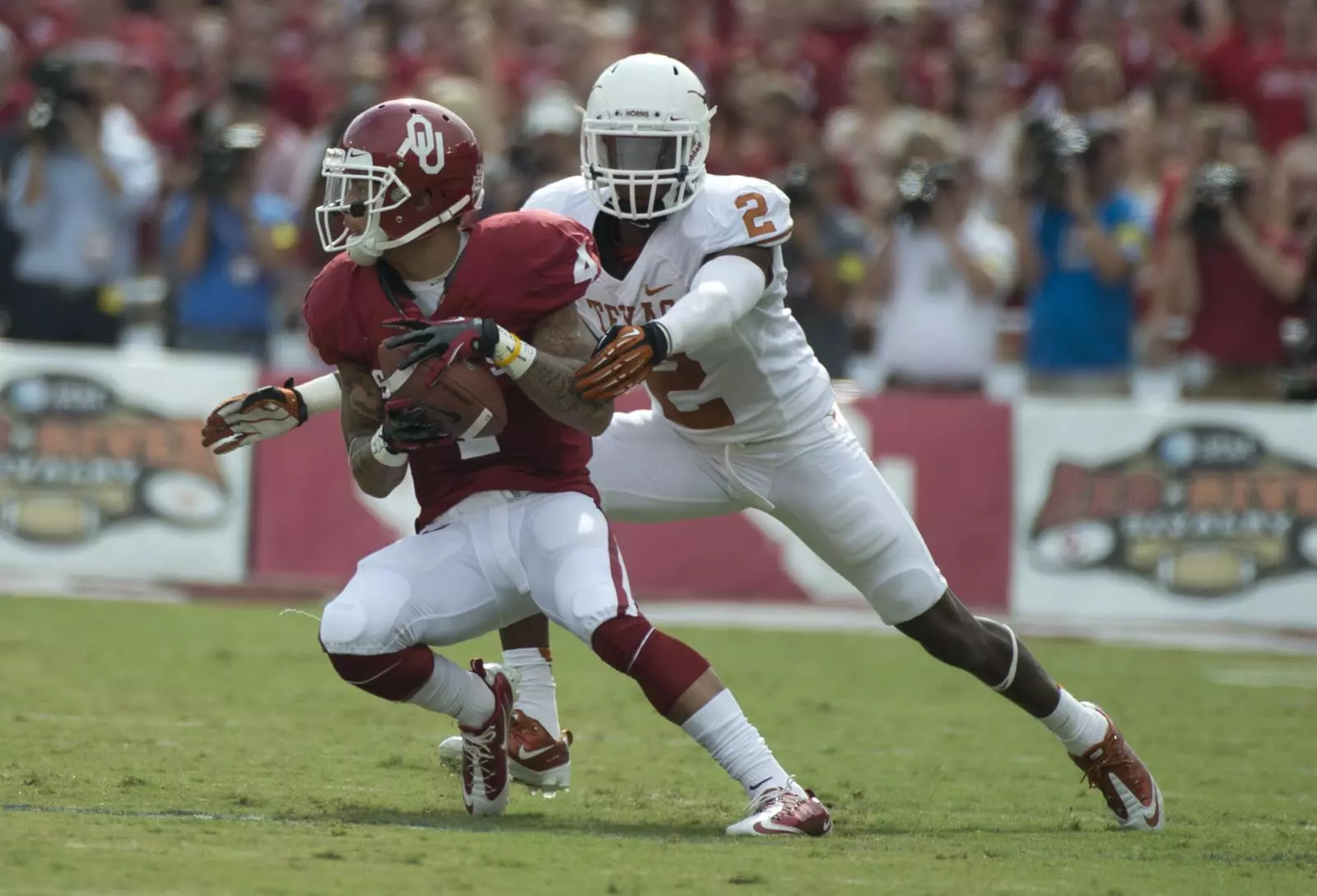 Mykkele Thompson - Football - University of Texas Athletics