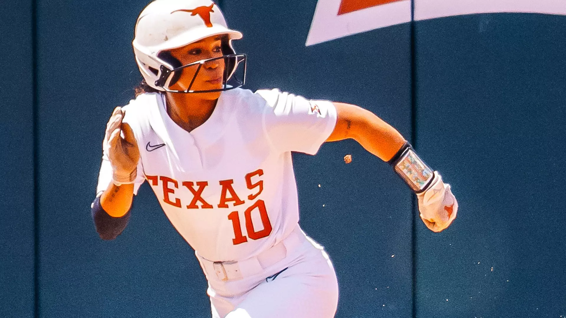 Mia Scott - Softball - University of Texas Athletics