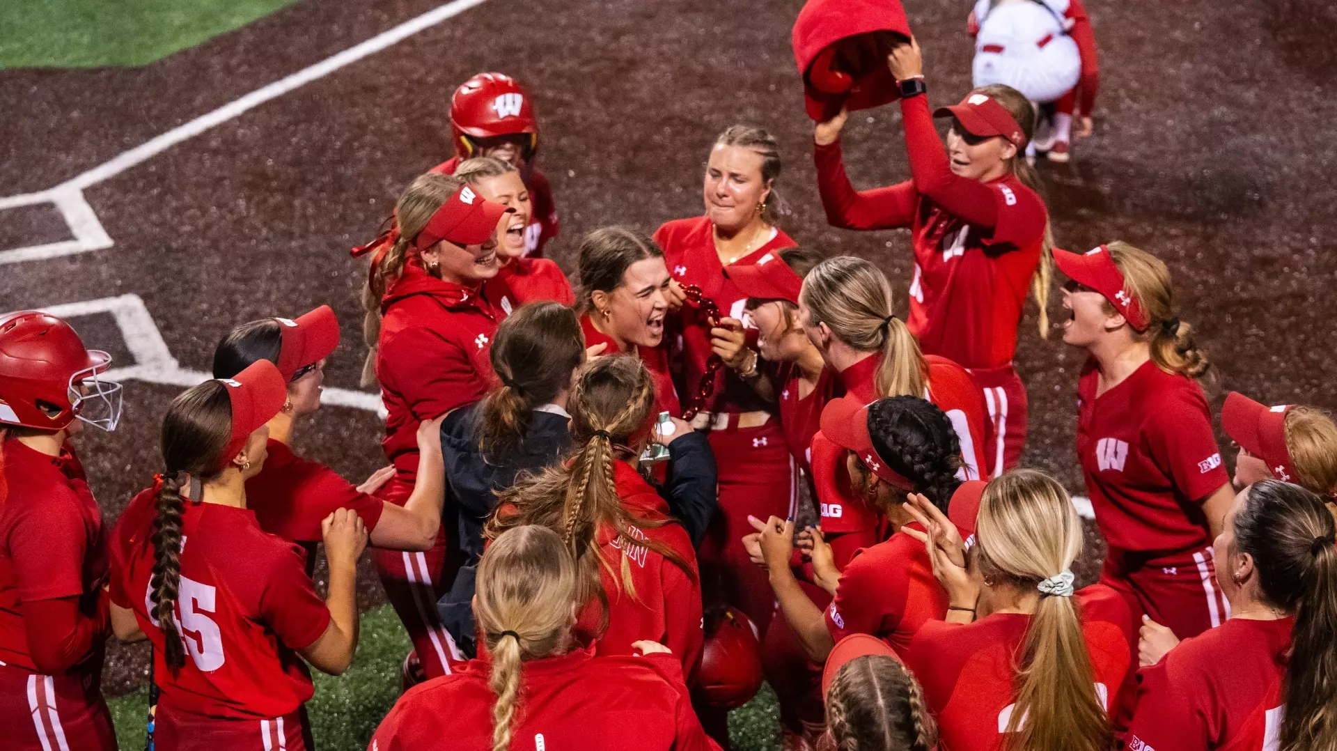 Hilary Blomberg | Softball | Wisconsin Badgers