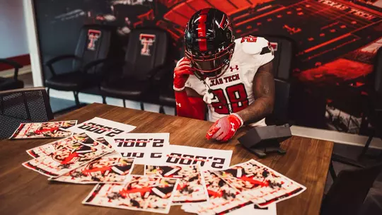 Houston's commemorative uniforms for season opener are going viral