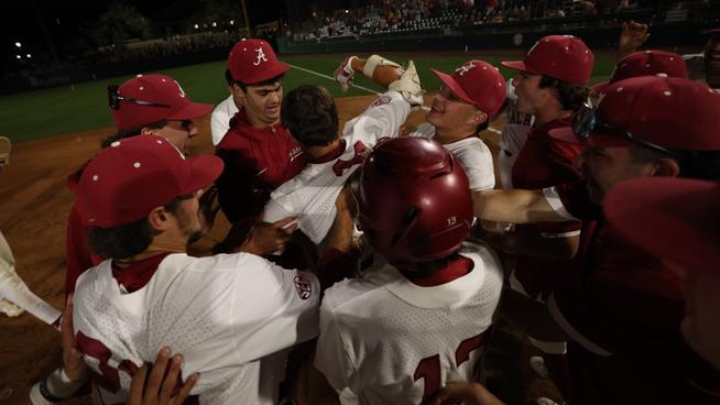 Alabama celebrates after walkoff win over LSU