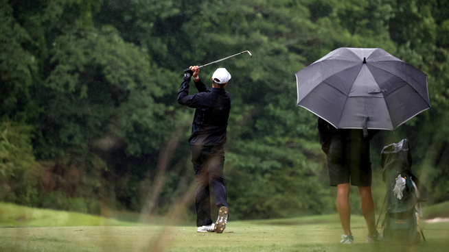 Rain at Finley Golf Course during NCAA Chapel Hill Regional