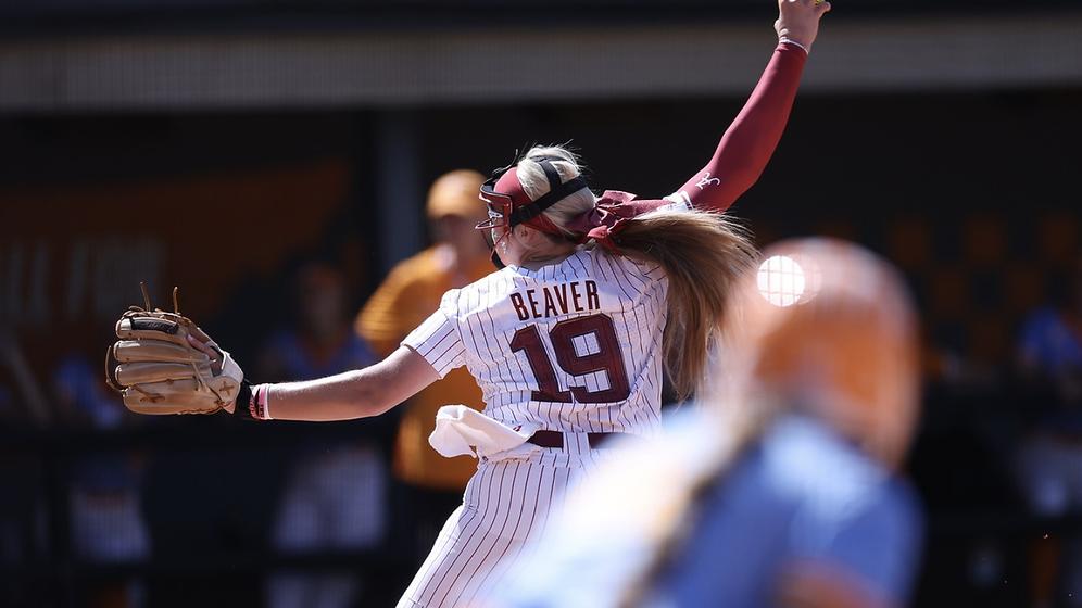 Alabama softball player Kayla Beaver (19) pitches the ball against Tennessee at Sherri Parker Lee Stadium in Knoxville, TN on Saturday, May 25, 2024.
