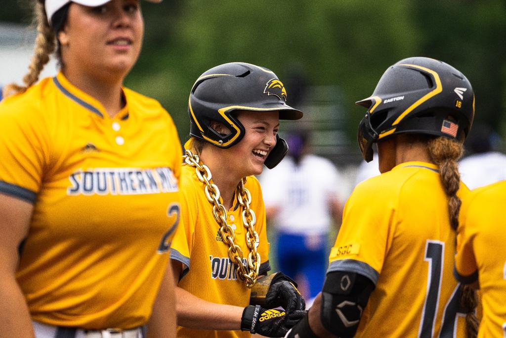 NEW Russell Athletic Women's Southern Miss Golden Eagles Softball