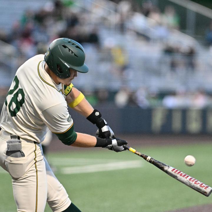 Big Eighth Inning Gives Ducks Series Win and a Top-Three Seed in Pac-12 Tournament