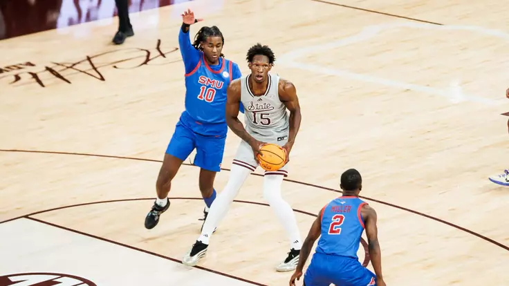 STARKVILLE, MS - November 28, 2025 - Mississippi State Center Quincy Ballard (#15) during the game between the Southern Methodist Mustangs and the Mississippi State Bulldogs at Humphrey Coliseum in Starkville, MS. Photo By Jordan Madrid