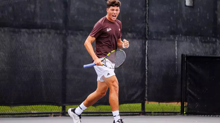 Benito Sanchez Martinez wins a point versus Auburn