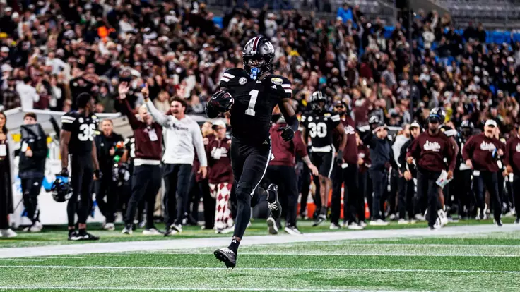 CHARLOTTE, NC - January 02, 2026 - Mississippi State Cornerback Kelley Jones (#1) during the Duke's Mayo Bowl against the Wake Forest Demon Deacons at Bank of America Stadium in Charlotte, NC. Photo By Mike Mattina