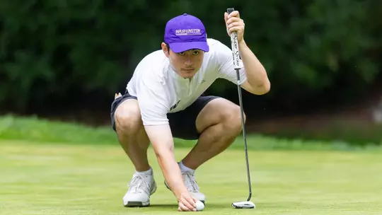 Jake Foley reads a putt at the Sahalee Players Championship