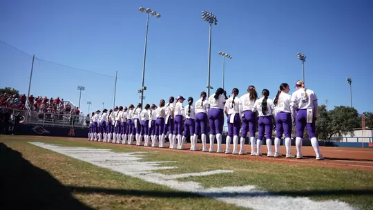 Washington softballat UTSA Invitational