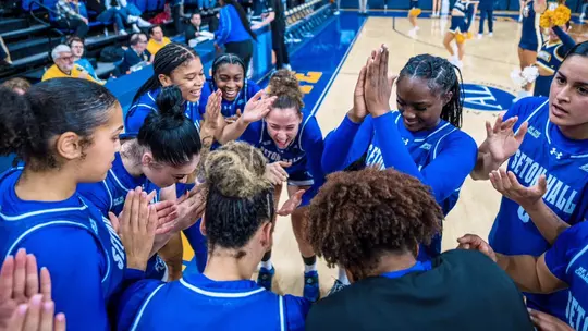 Seton Hall WBB post-game huddle at Marquette
