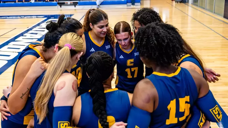 Team Huddle prior to the Wofford match
