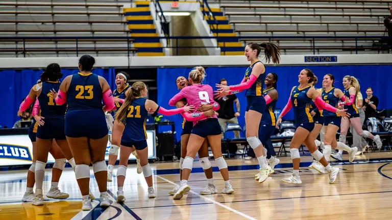 Chattanooga celebrates after defeating Ten. Tech at home