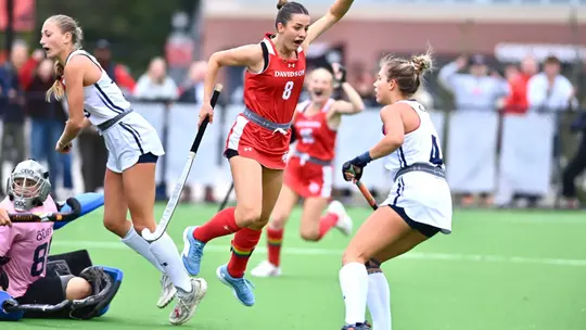 Naaktgeboren goal celebration
