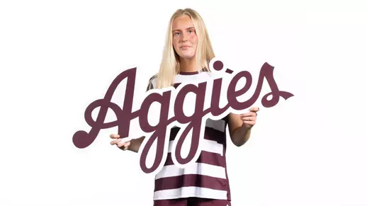 Brynja Knudsen at her recruiting trip portrait shoot