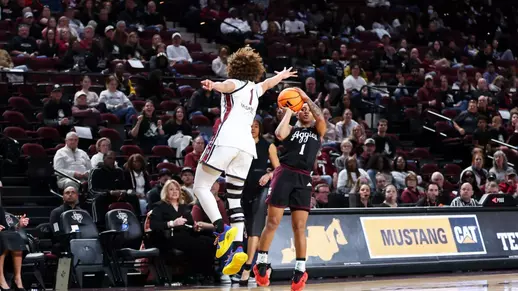 Ny'Ceara Pryor hitting a buzzer beater three